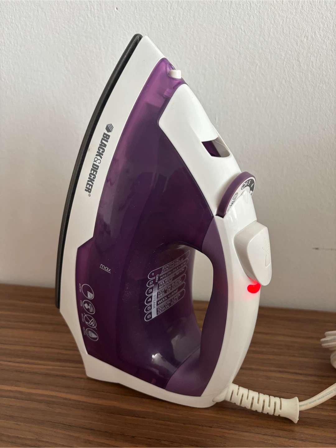 Black & Decker Steam Iron - photo 3