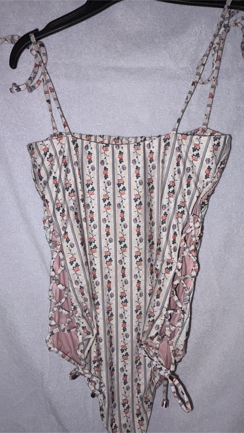 Agua Bendita Floral Lace-Up One-Piece Swimsuit - photo 2