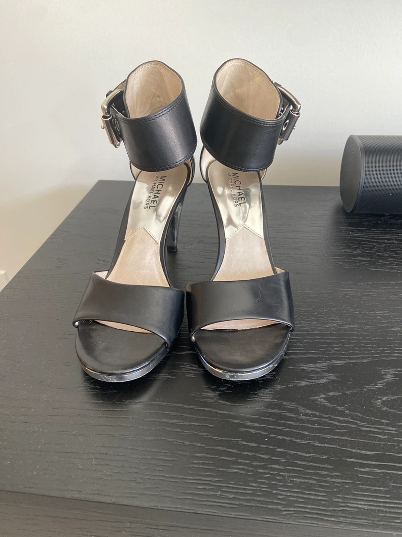 🏈 Michael Kors Black Ankle Strap Heels - photo 2