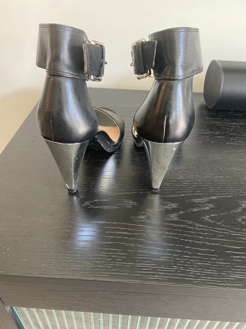 🏈 Michael Kors Black Ankle Strap Heels - photo 4