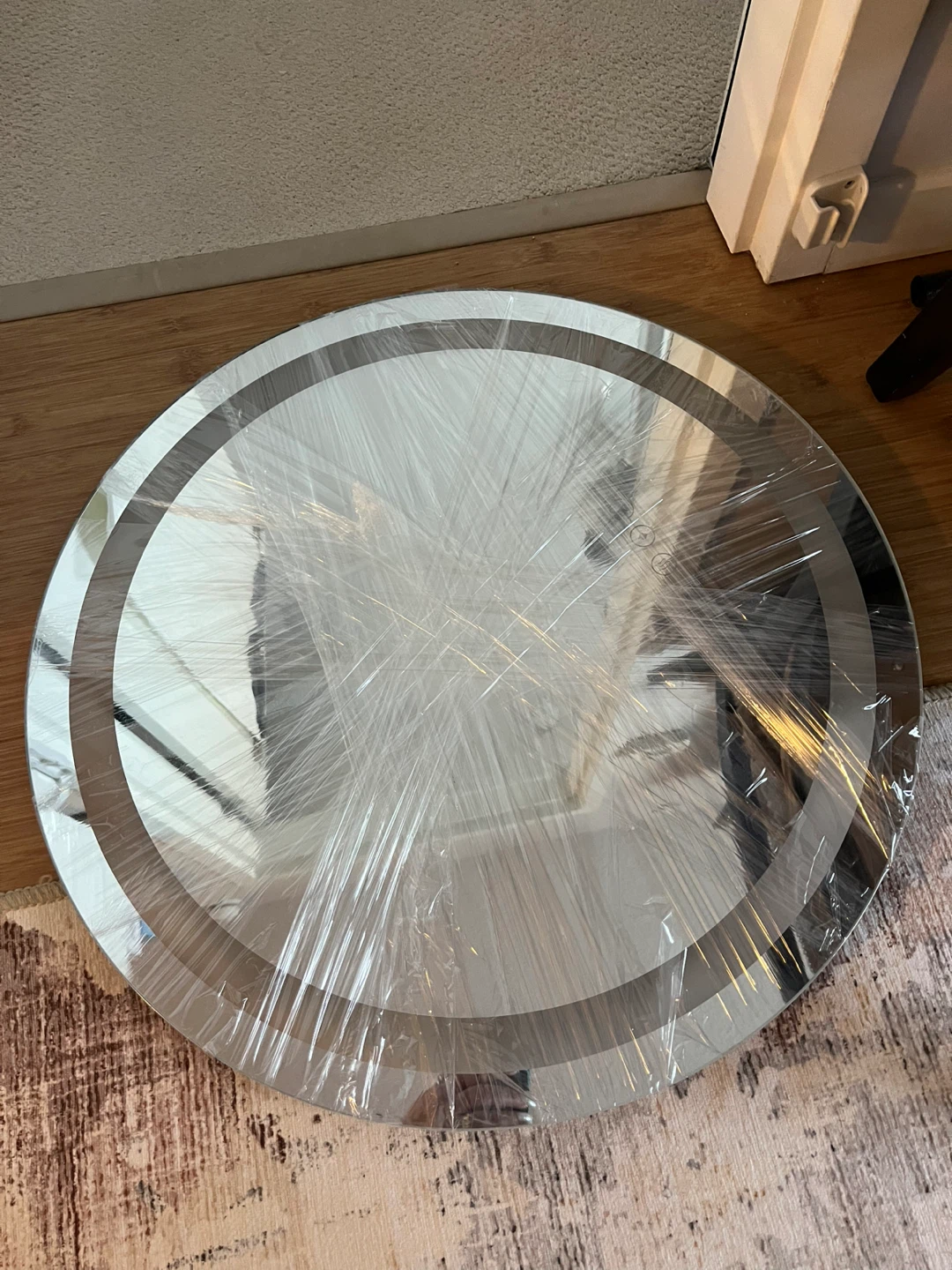 Round LED Bathroom Mirror with Defogger