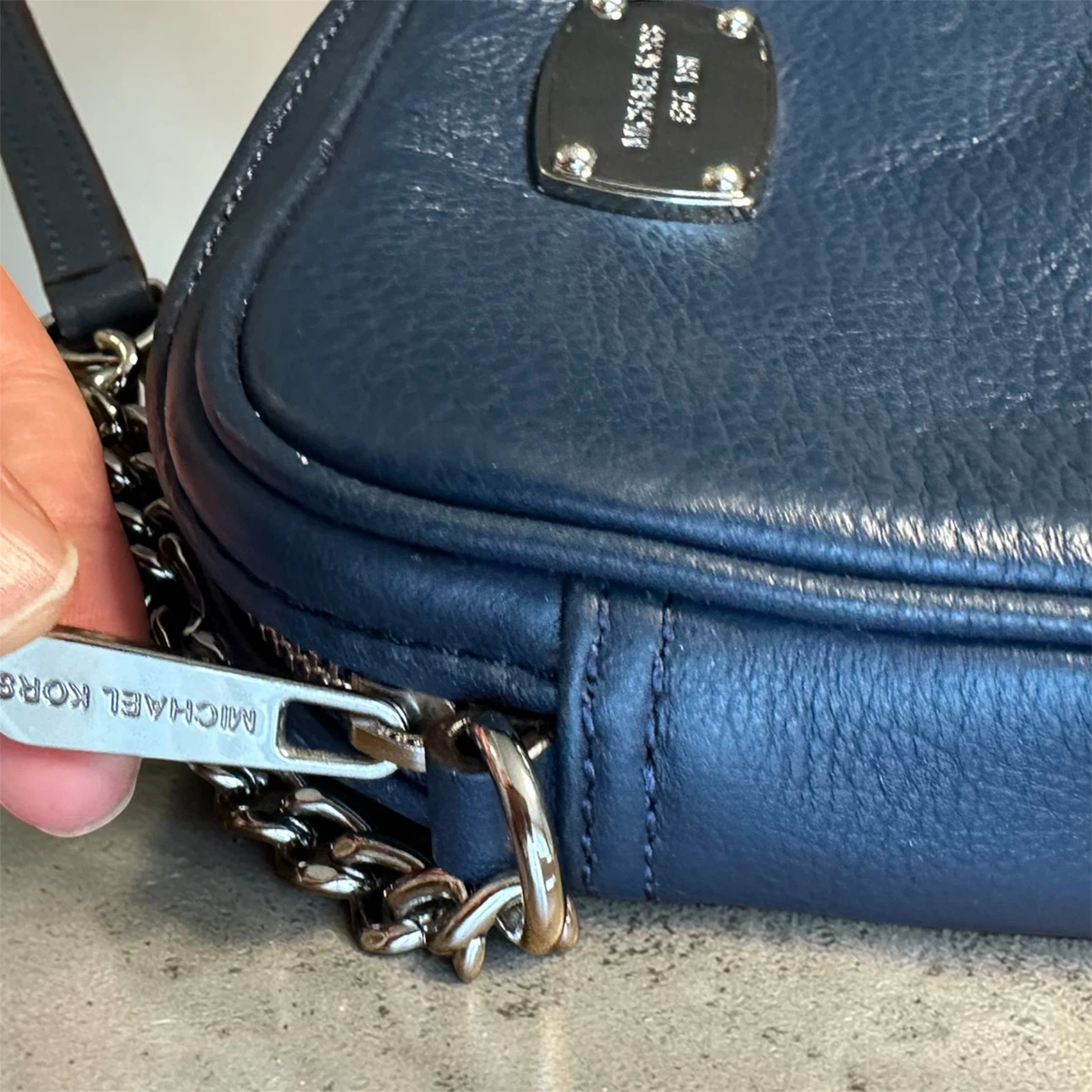 🏈 Michael Kors Navy Blue Leather Crossbody Bag - photo 2