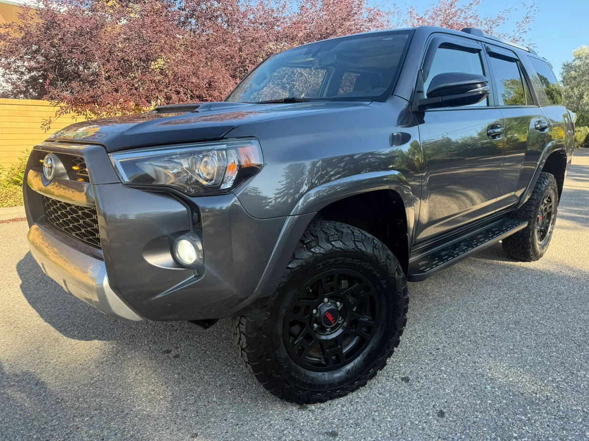 2016 Toyota 4Runner Trail Edition *83k* - photo 2