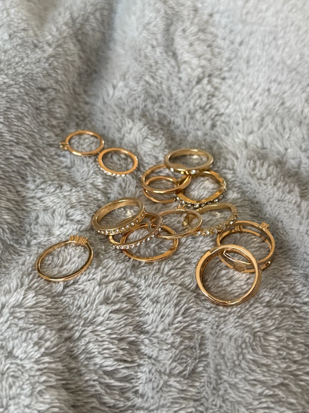 🏈 Set of 14 Gold-Tone Fashion Rings