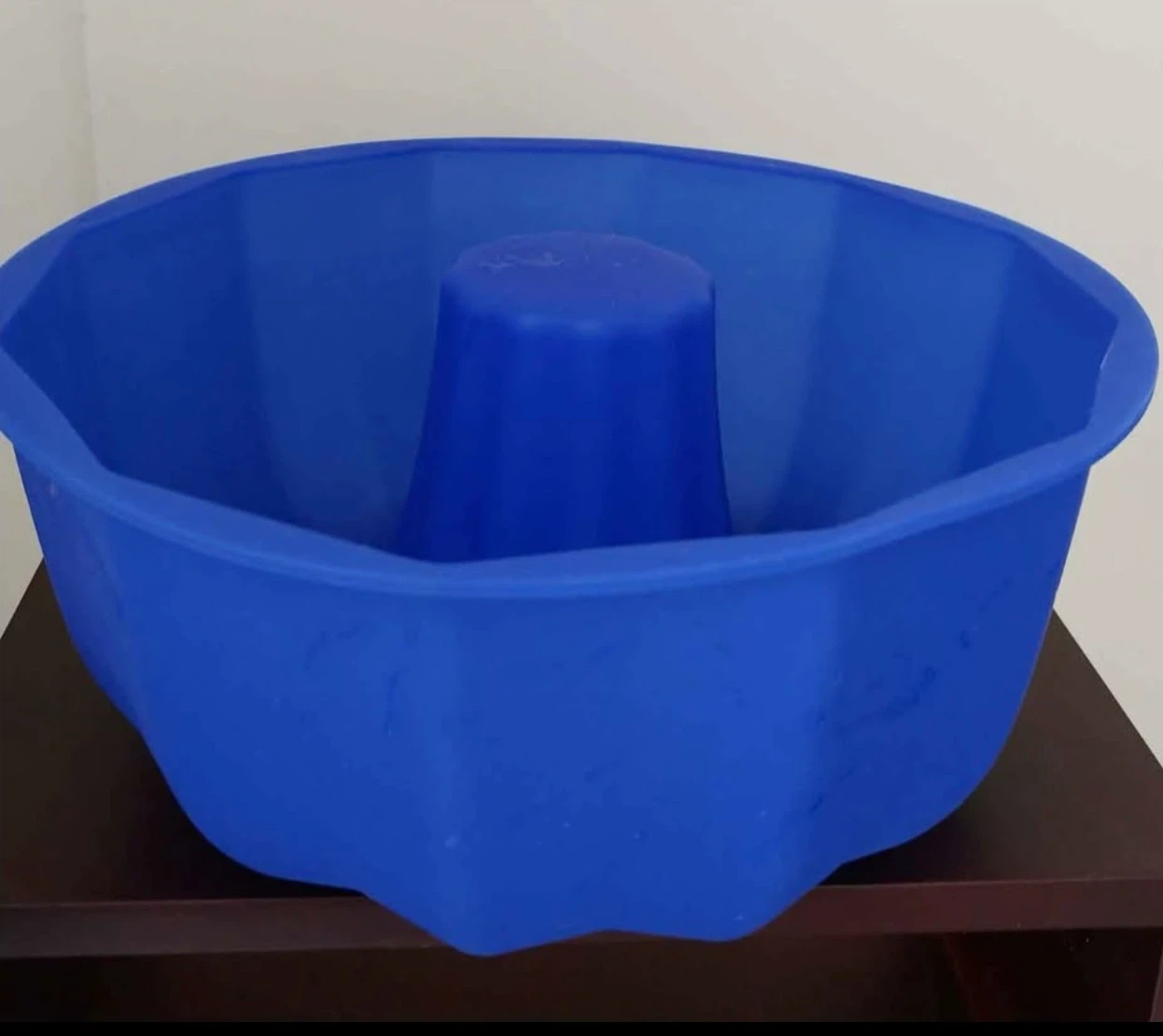 Blue Silicone Bundt Cake Pan 🏈