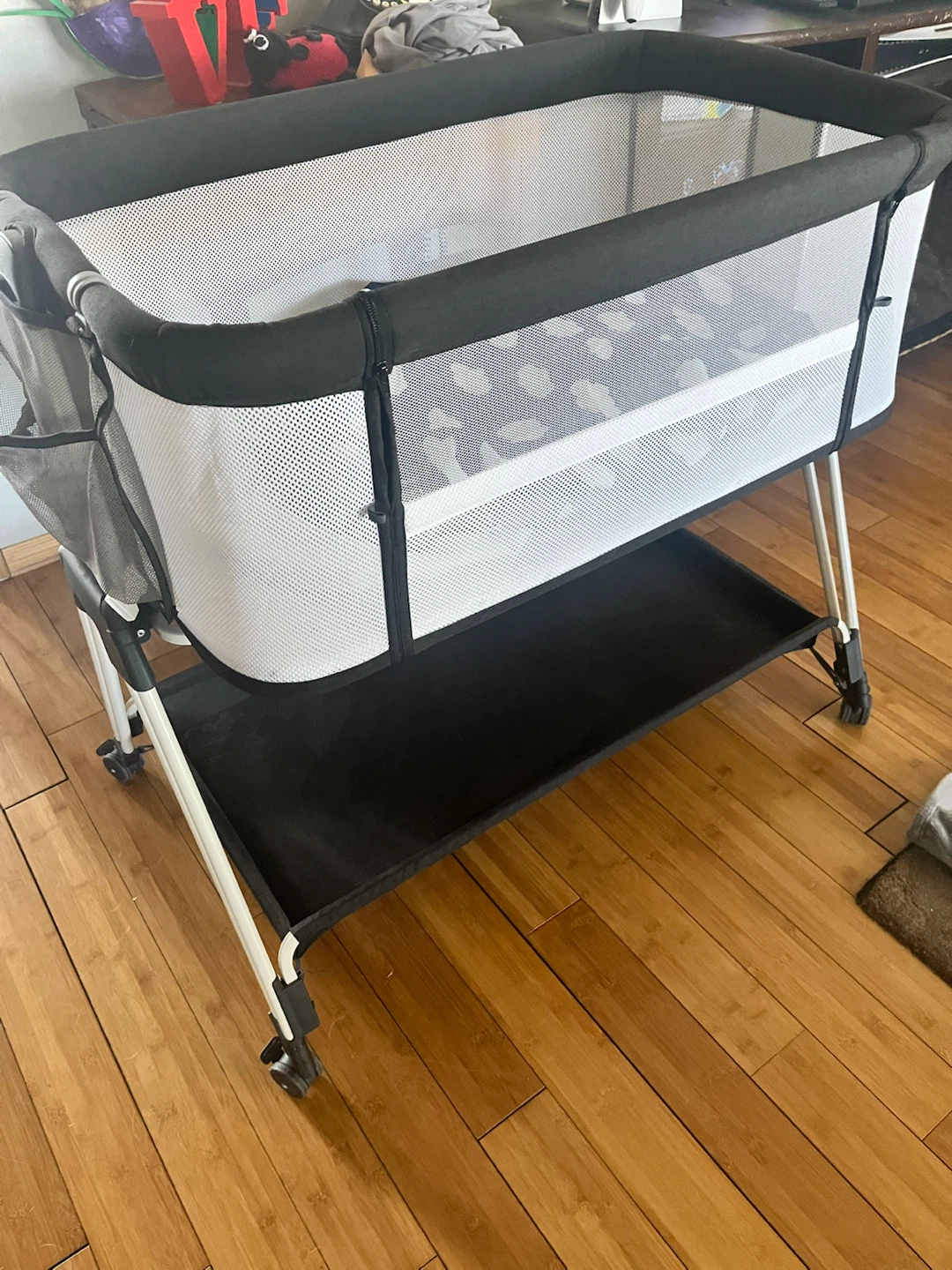 Baby Bassinet with Storage Tray