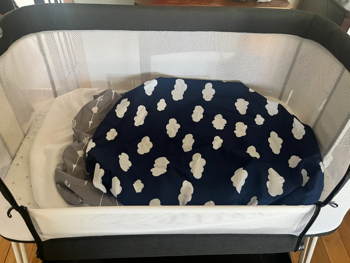 Baby Bassinet with Storage Tray - photo 3