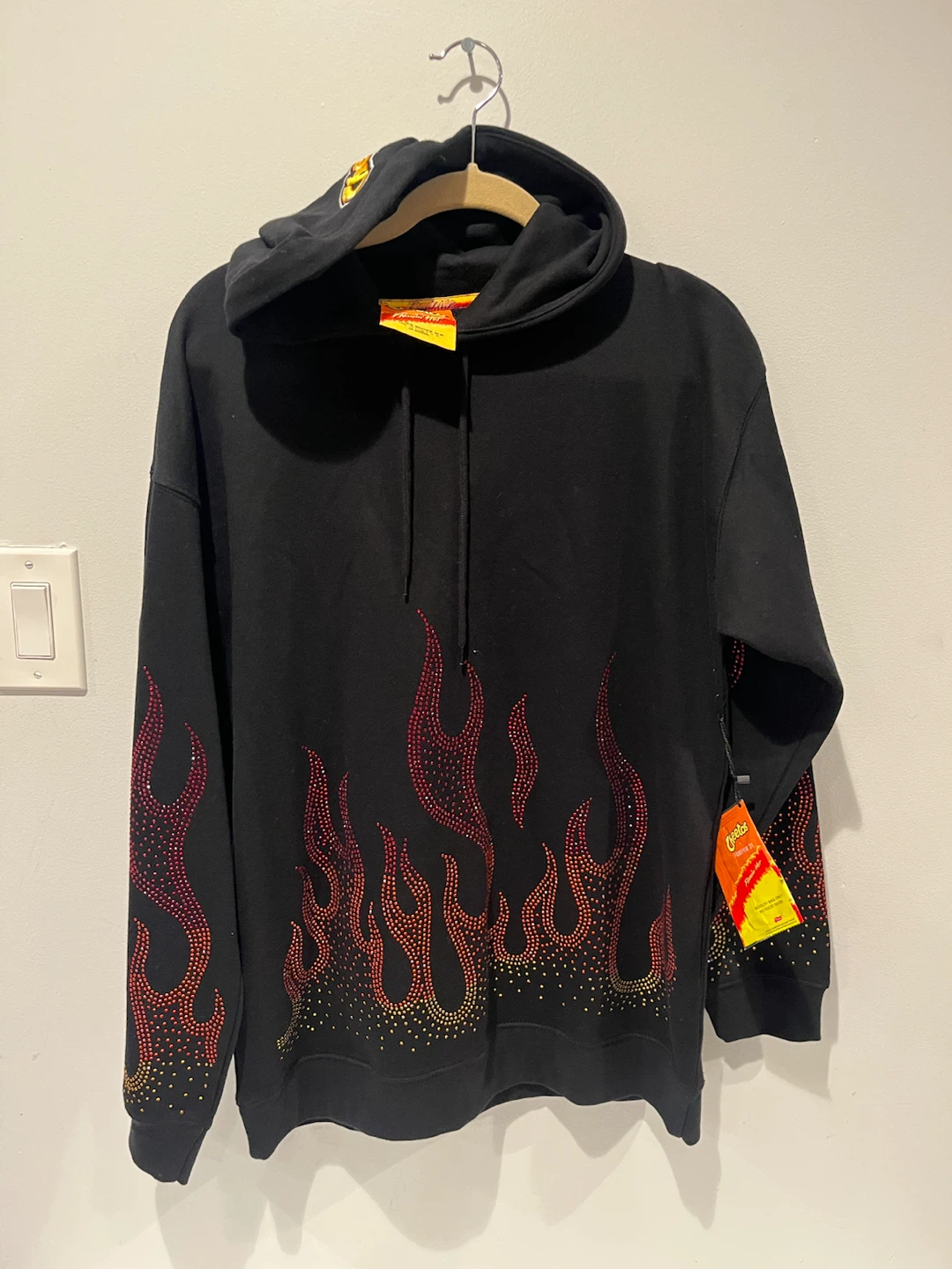 Forever 21 Cheetos Flamin' Hot Hoodie🏈