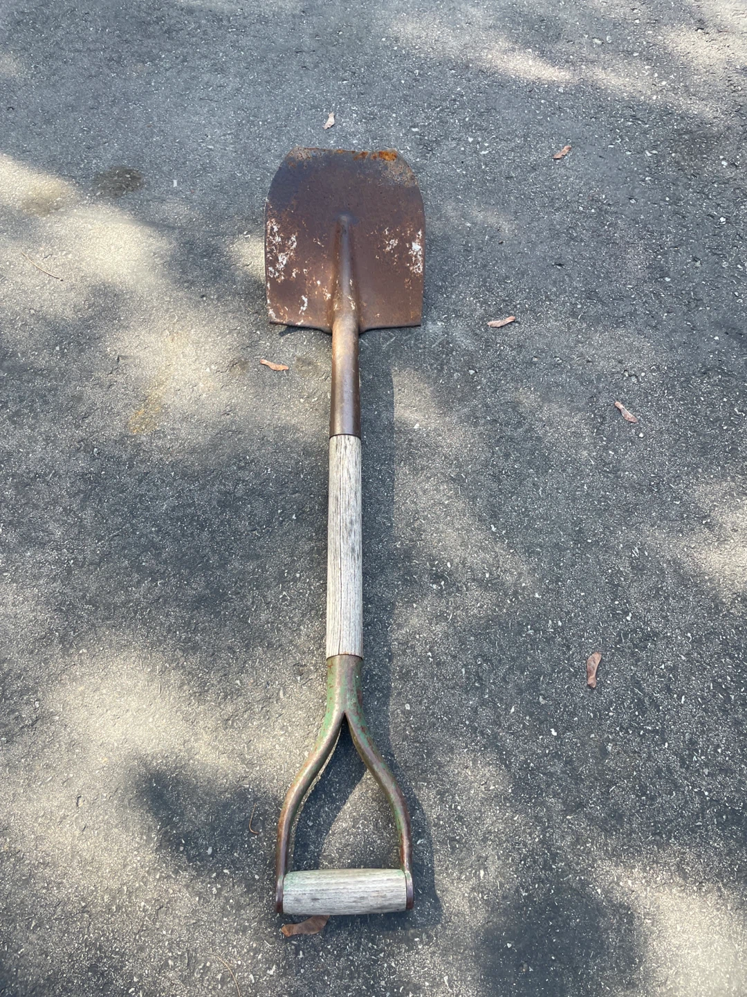 🏈 Short handled metal garden spade
