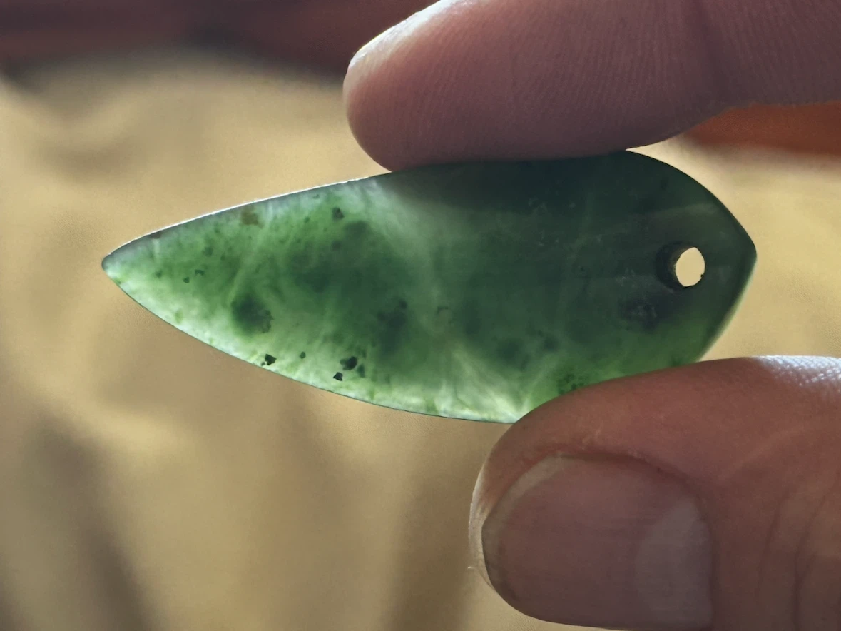 1.75" Genuine New Zealand Jade Pounamu Pendant - photo 3