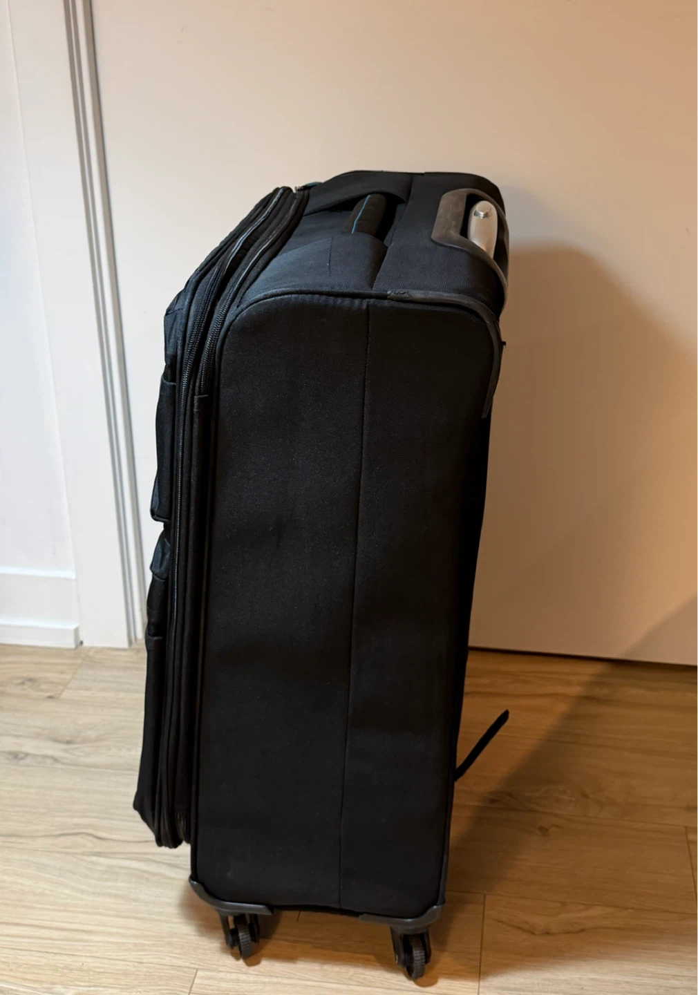 Binhao Black Rolling Luggage - photo 3