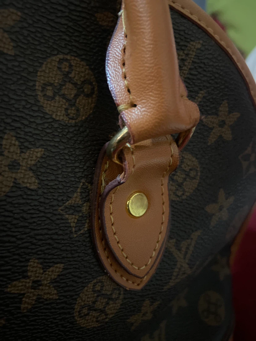 Louis Vuitton women’s handbag - photo 2