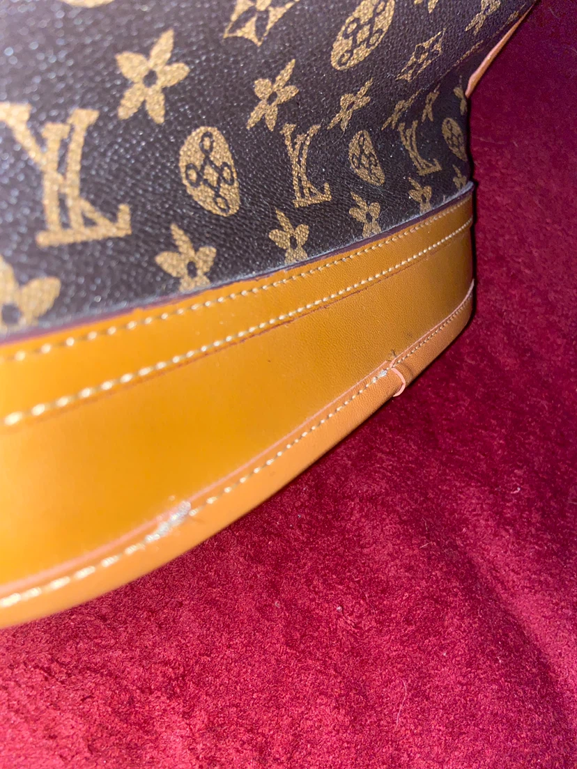 Louis Vuitton women’s handbag - photo 3