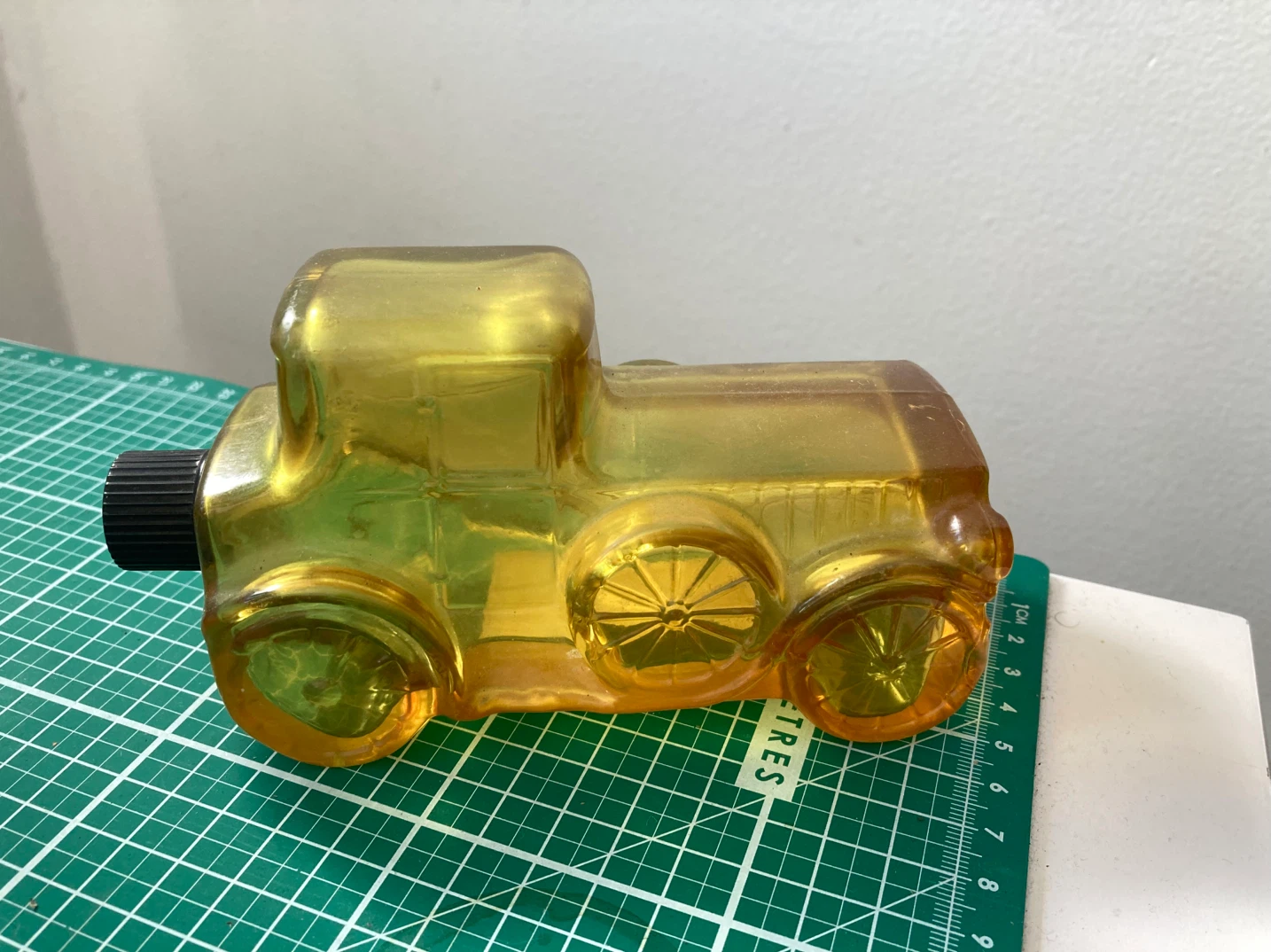 Vintage Antique Car After Shave Bottle - photo 4