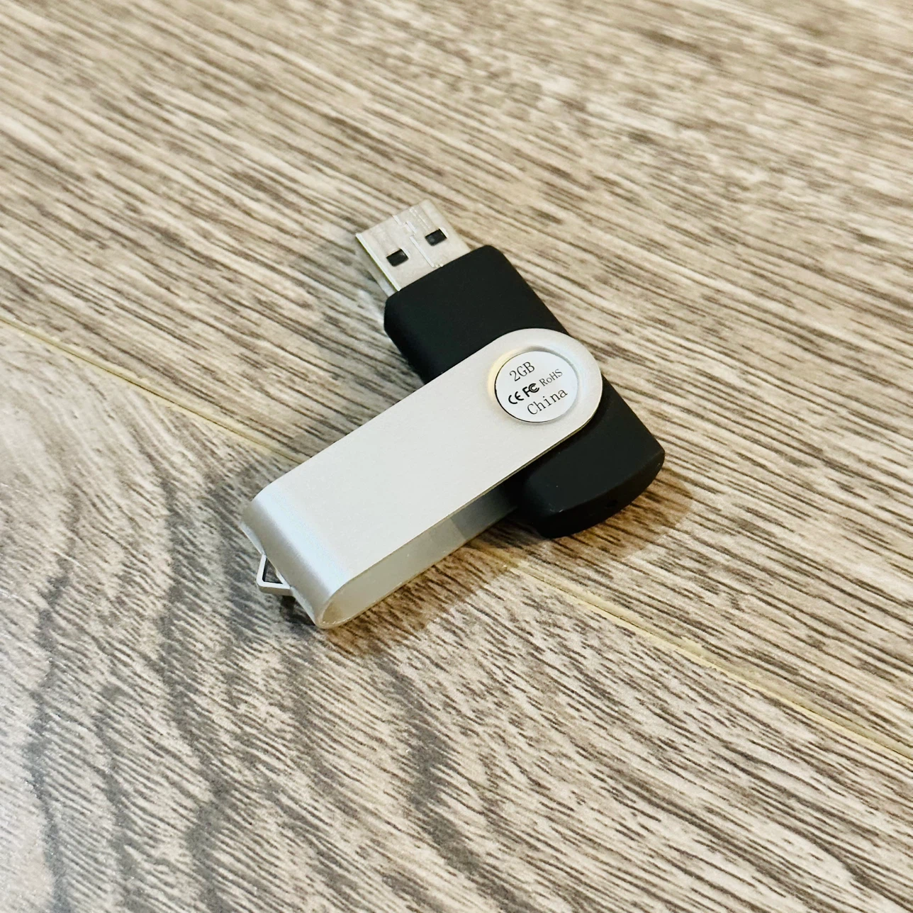2GB USB Flash Drive 🏈