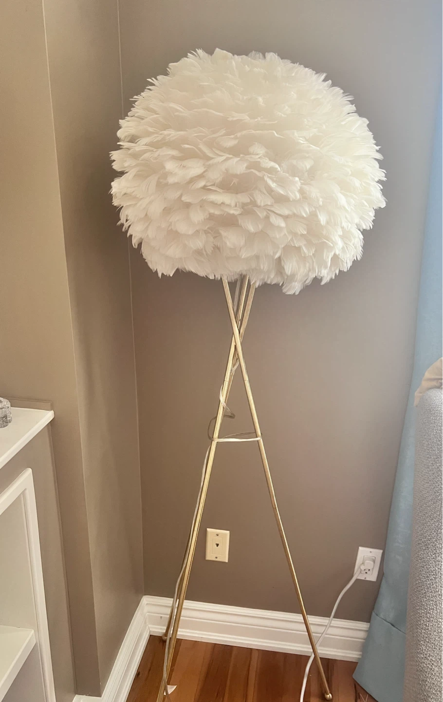 White Feather Floor Lamp