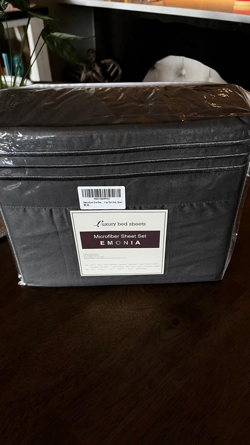 New Queen sheet set