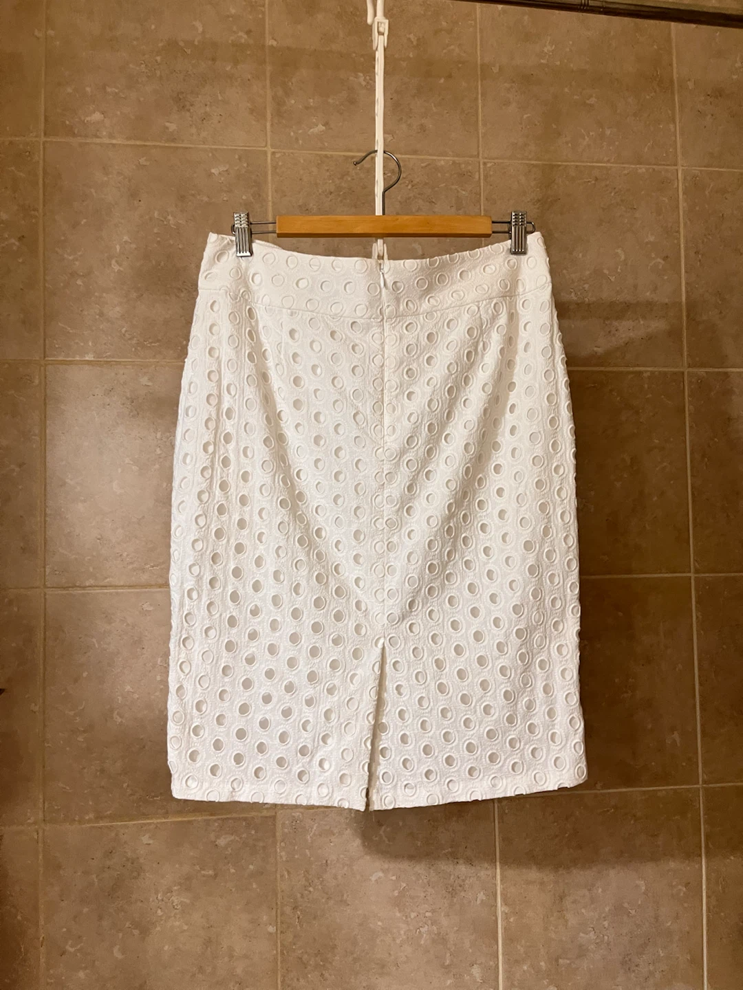 NEW Ann Taylor White Eyelet Skirt - photo 2