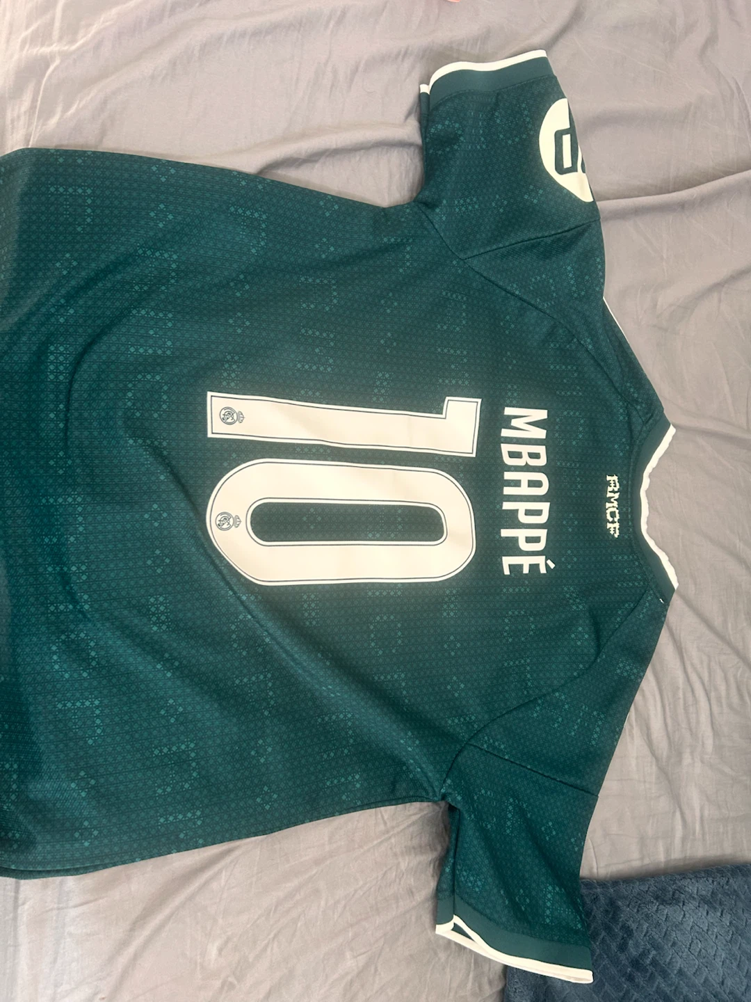 Real madrid mbappe jersey - photo 2