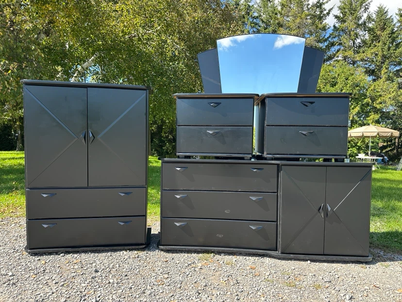 Beautiful Vintage Black Bedroom Set (CAN DELIVER) - photo 2