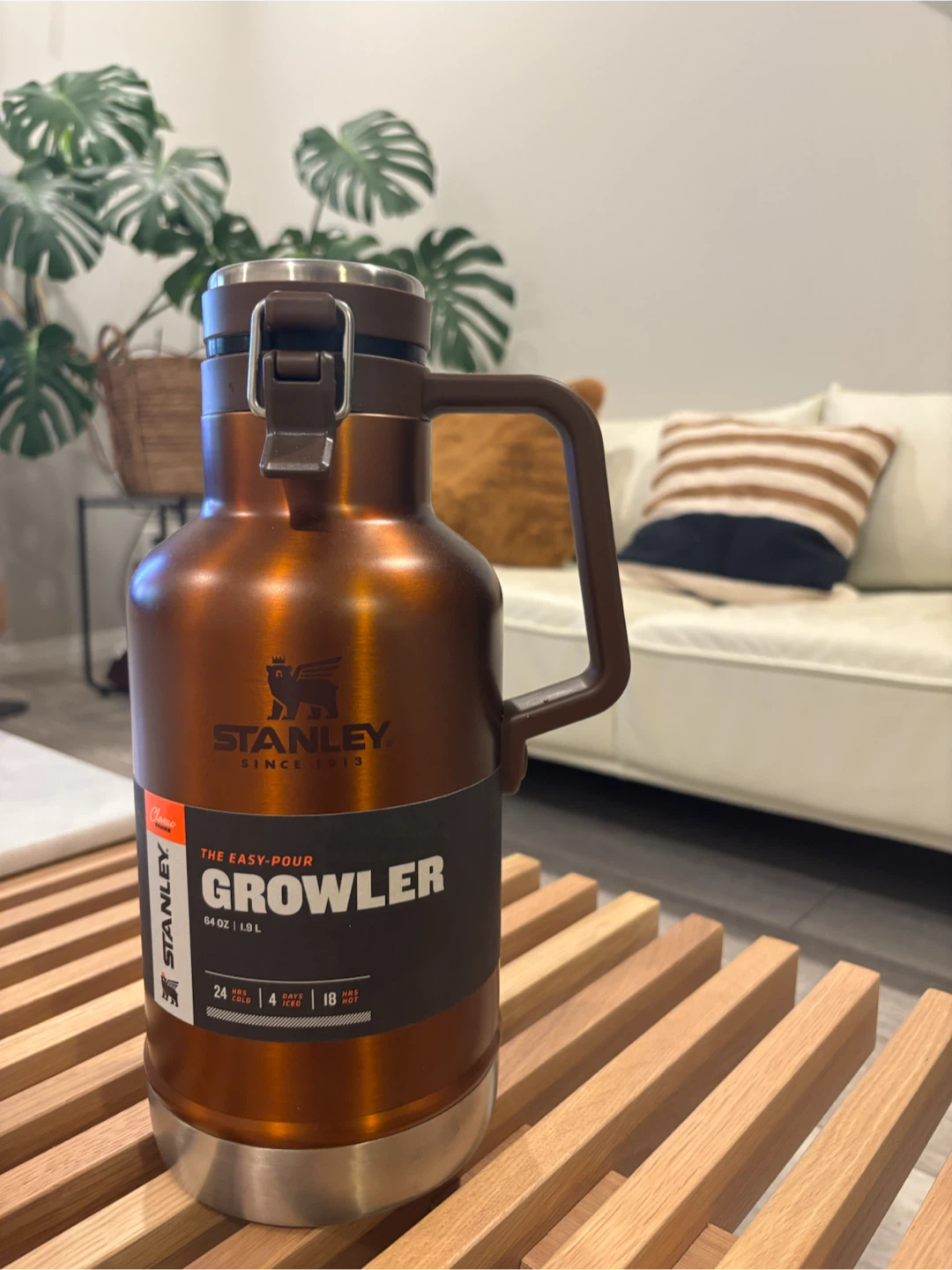 Stanley Classic Easy-Pour Growler 1.9L