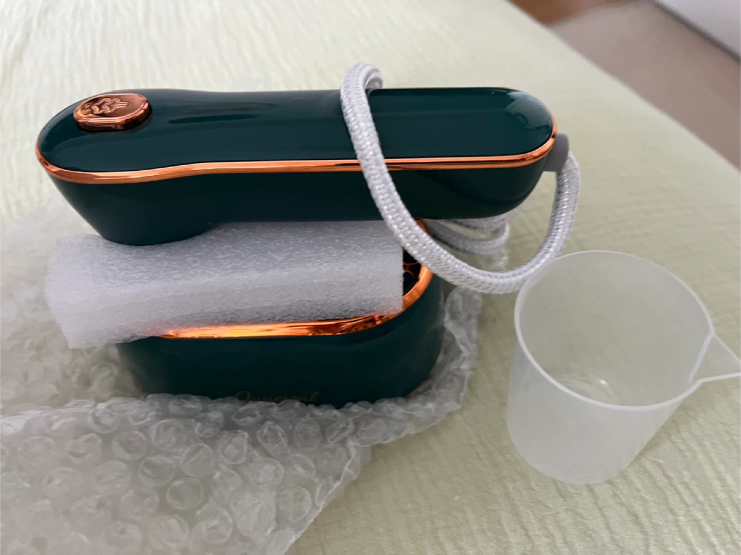 LeeUBestlife Portable Mini Steam Iron - photo 2