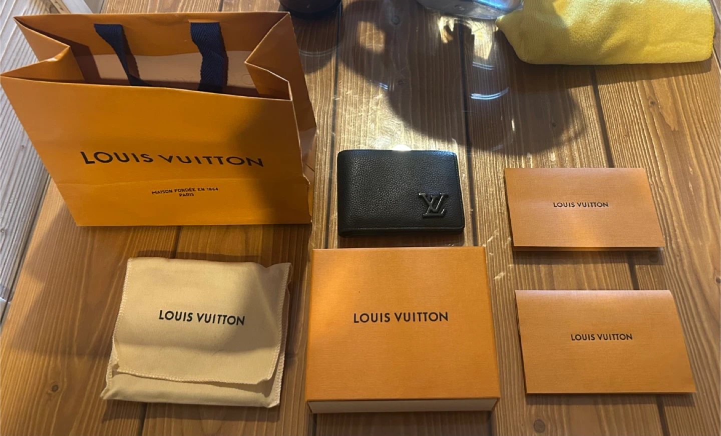 Louis Vuitton Black Leather Wallet - photo 2