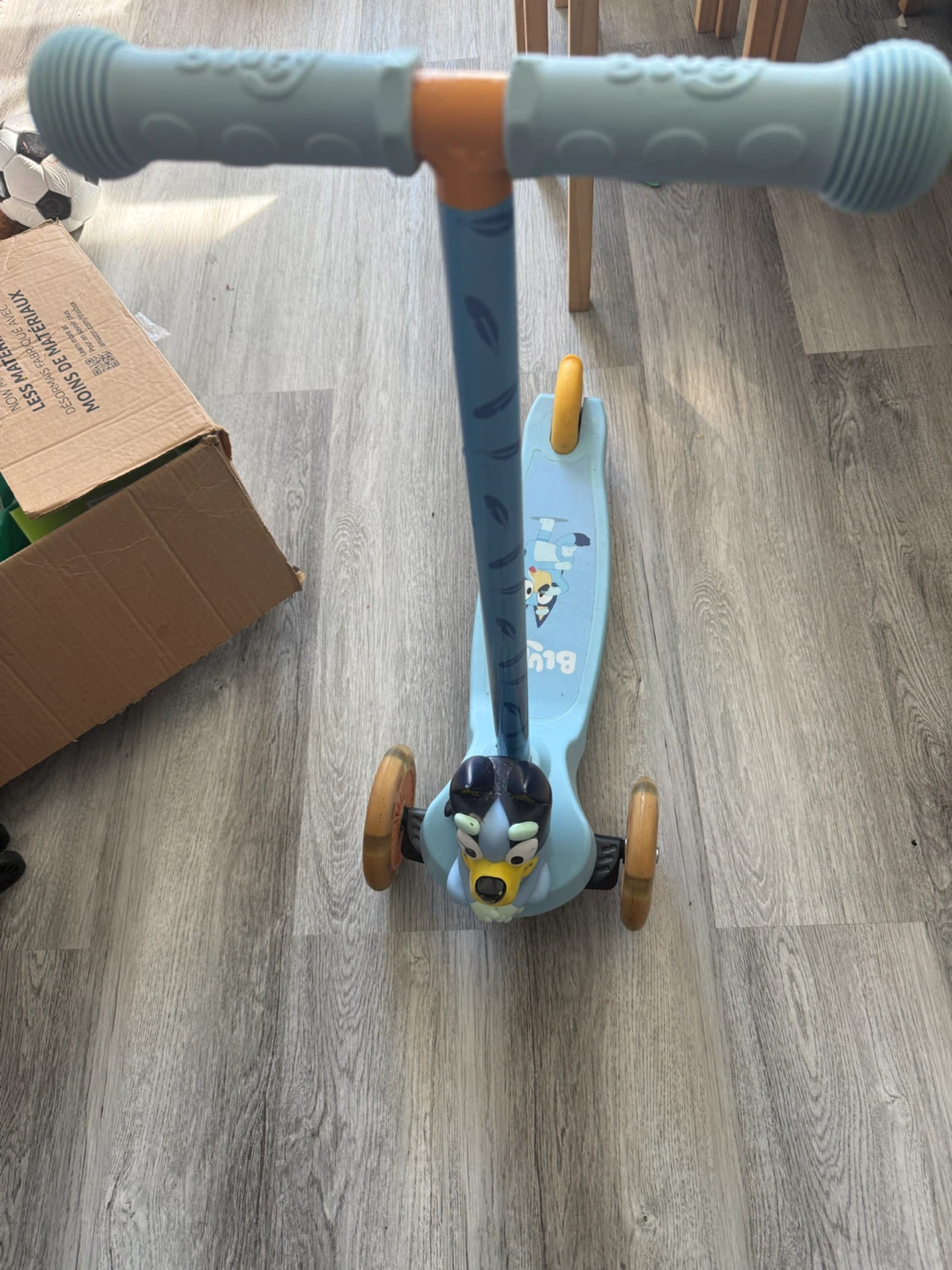 Bluey Three-Wheeled Kids Scooter - photo 2