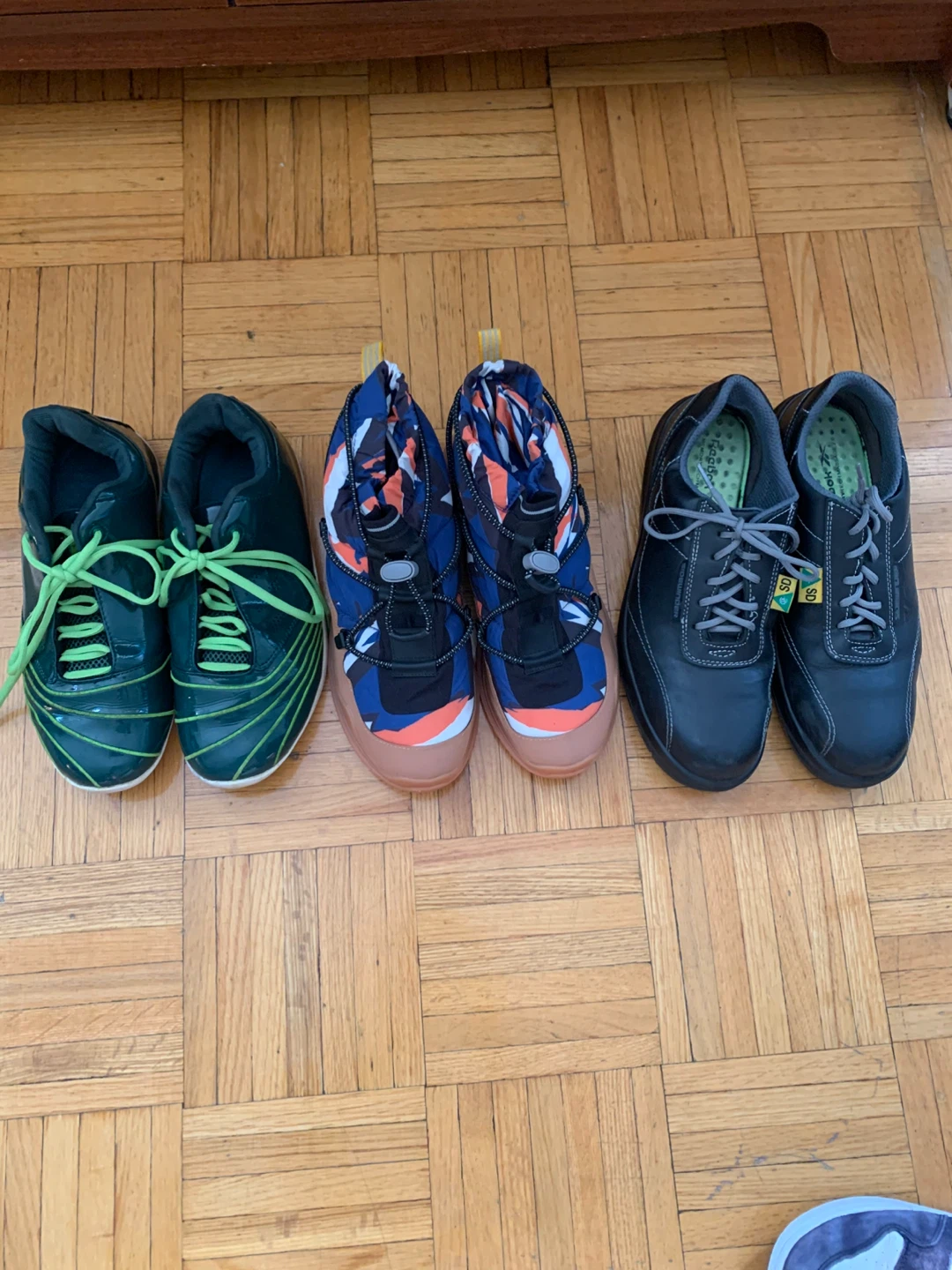 Three pairs of assorted shoes/Bundle