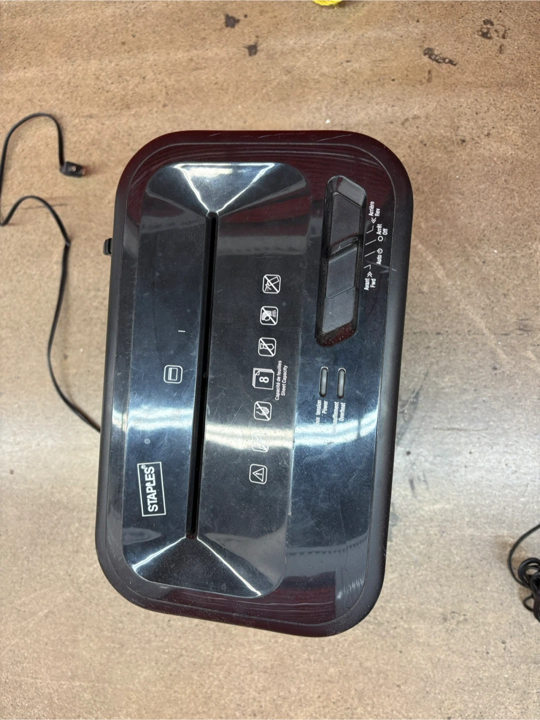 Staples 8-Sheet Paper Shredder - photo 2