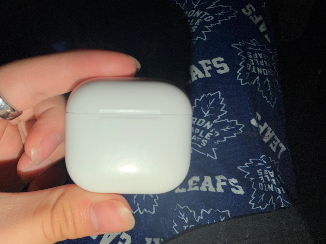 Apple AirPods Pro charging case