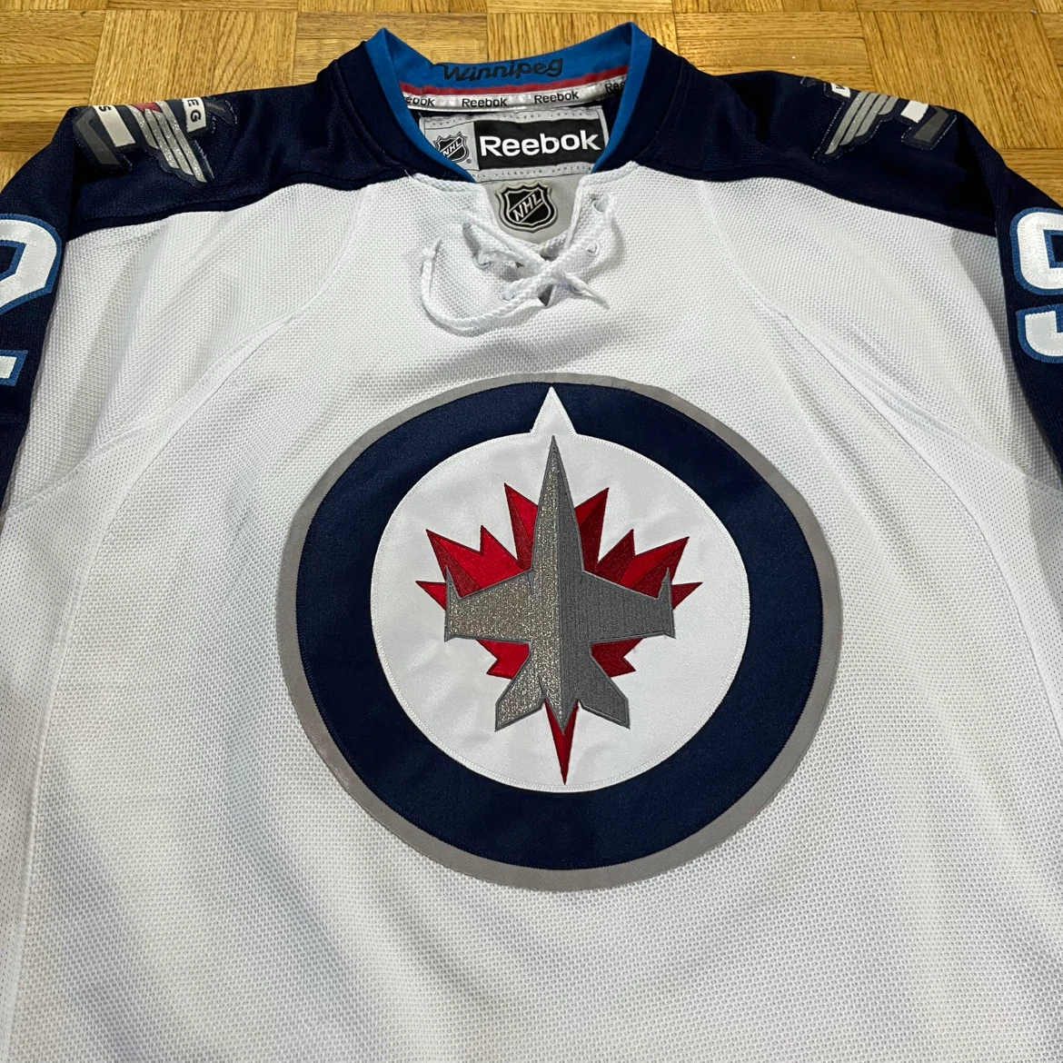 Reebok Winnipeg Jets Hockey Jersey Size Small - photo 4
