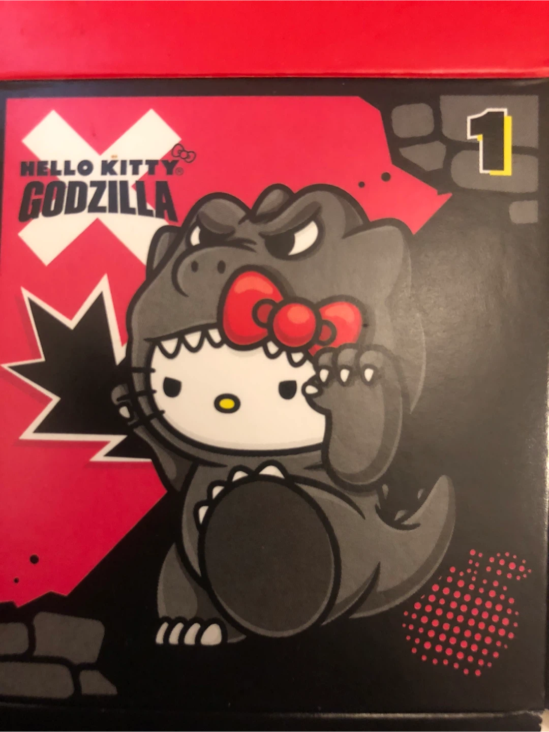 Hello Kitty x Godzilla Vinyl Figure🏈 - photo 3