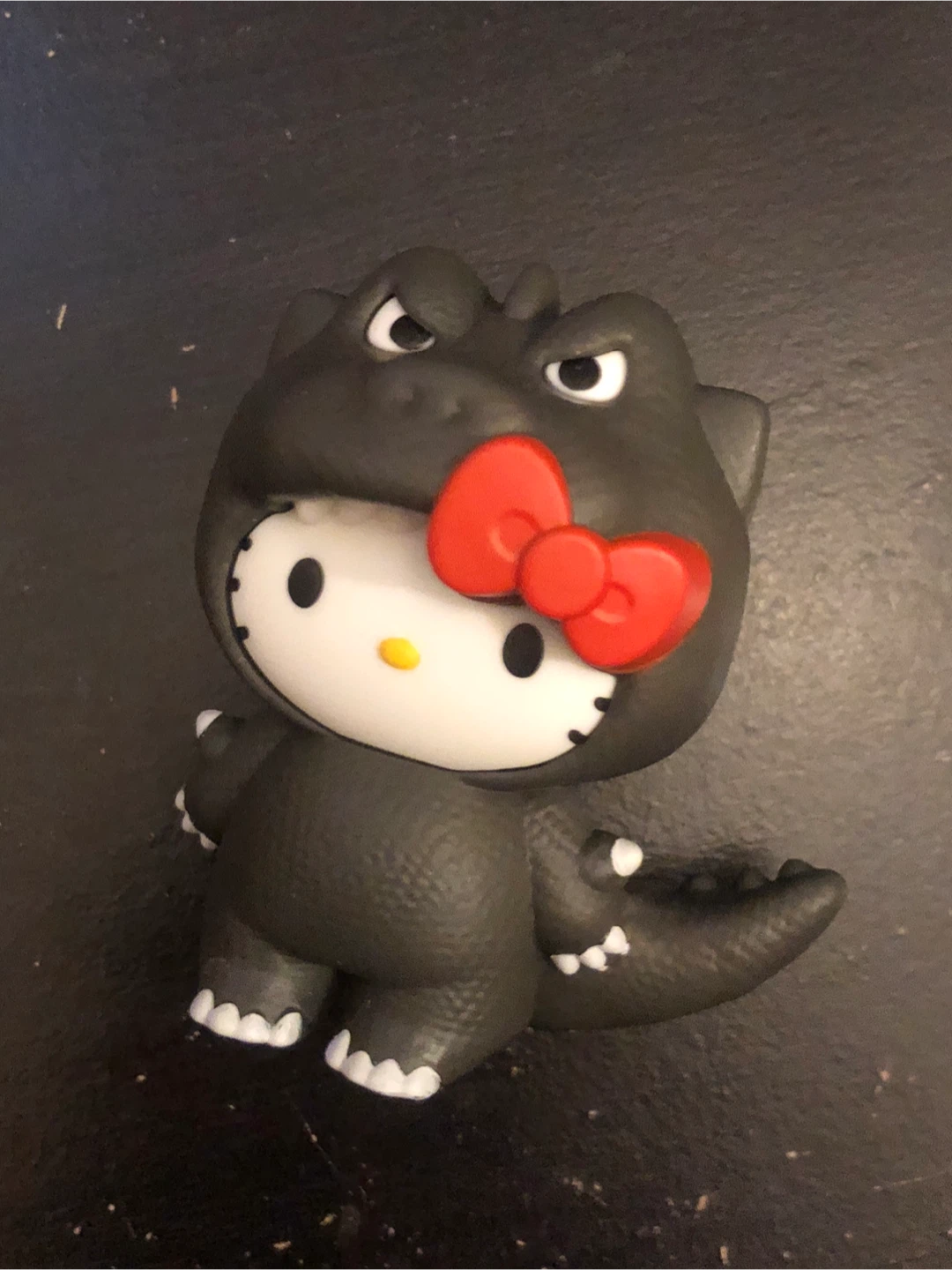 Hello Kitty x Godzilla Vinyl Figure🏈