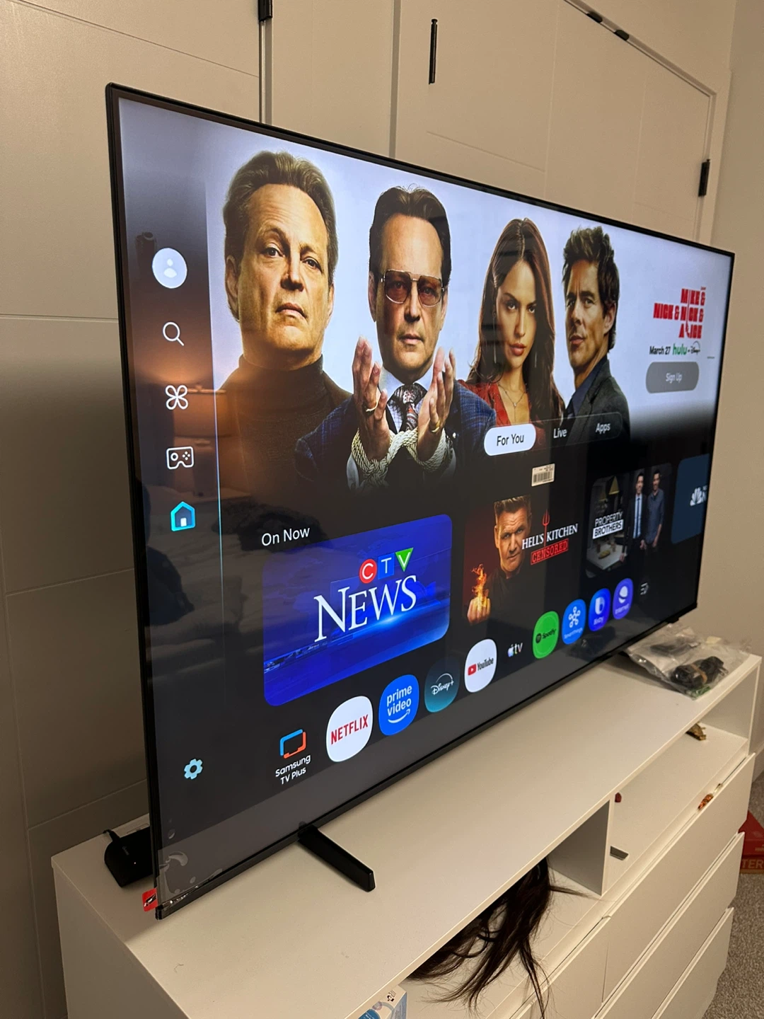 55-inch Samsung QLED 4K Smart TV - New Condition