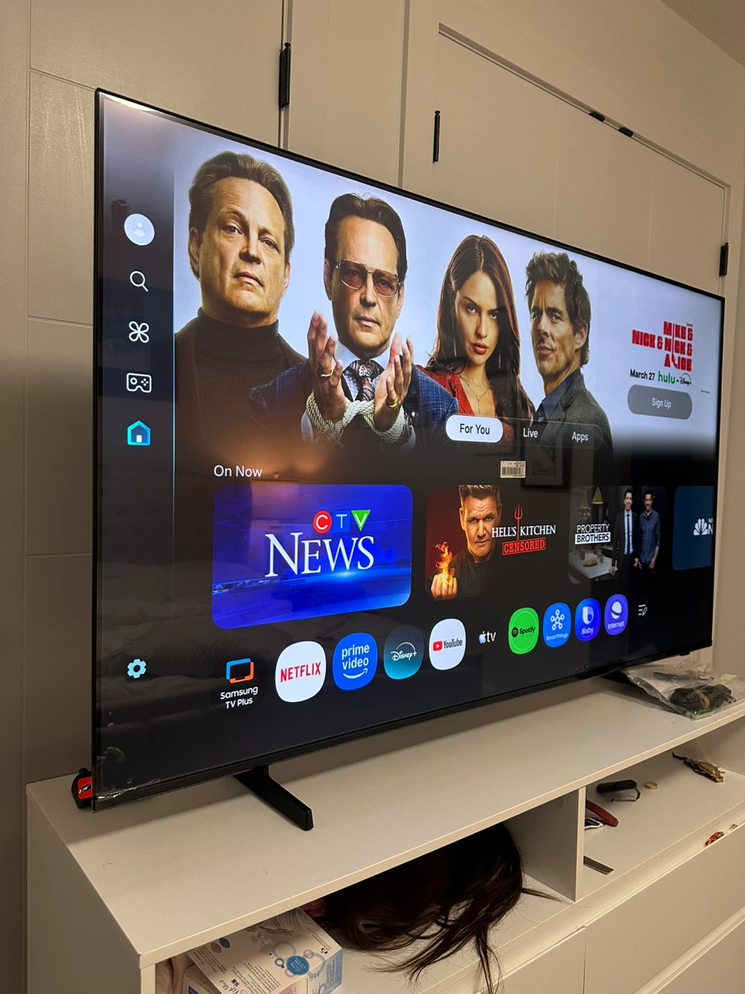 55-inch Samsung QLED 4K Smart TV - New Condition - photo 3