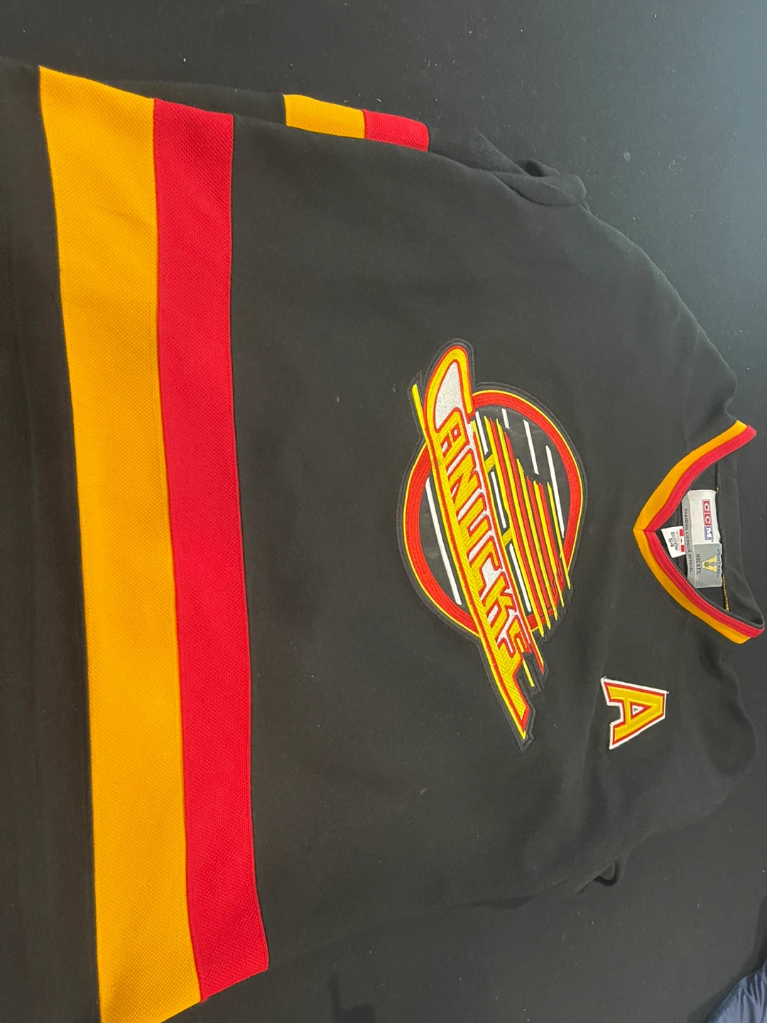 CCM Vancouver Canucks Bure 10 Jersey
