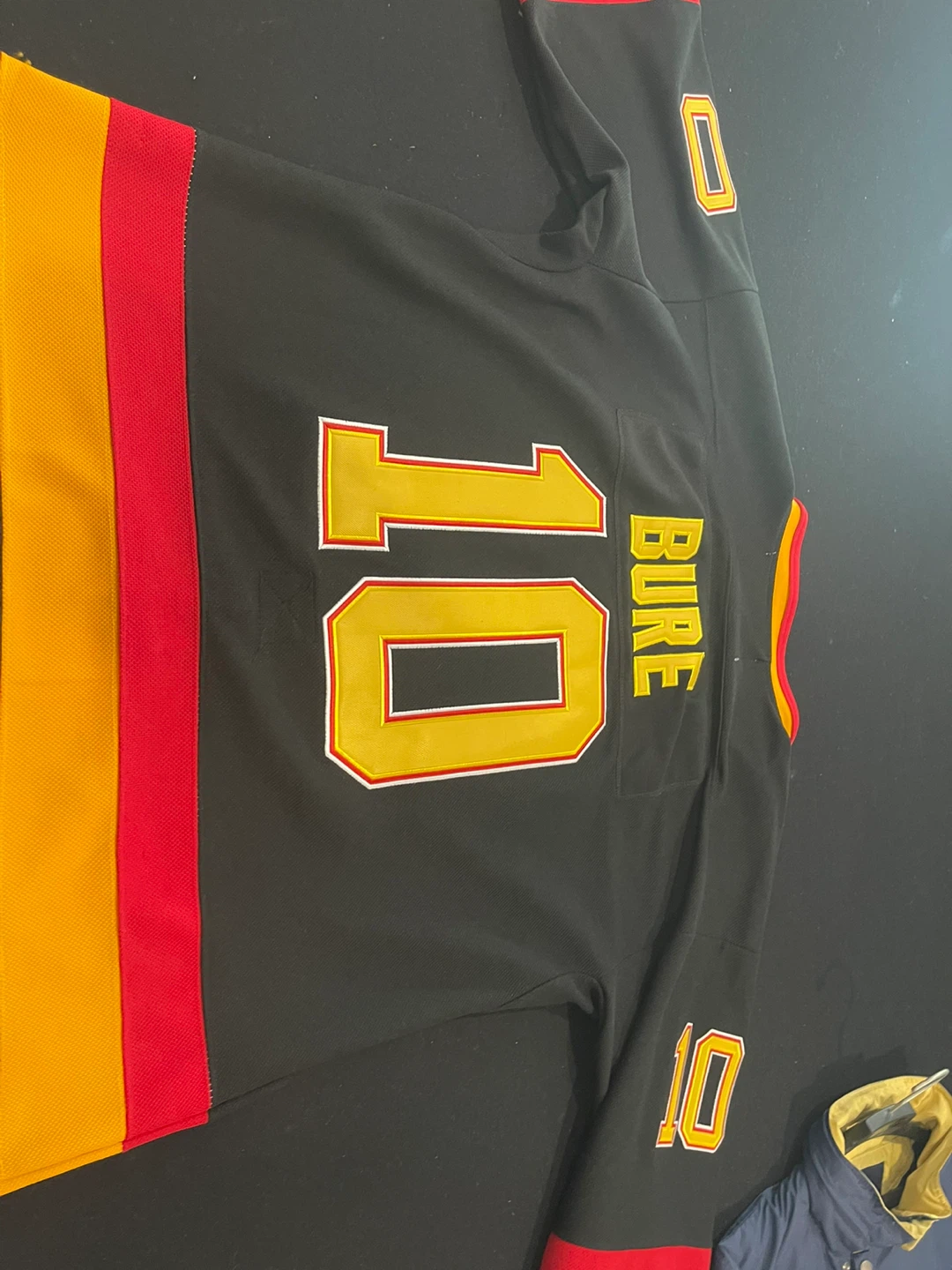 CCM Vancouver Canucks Bure 10 Jersey - photo 3