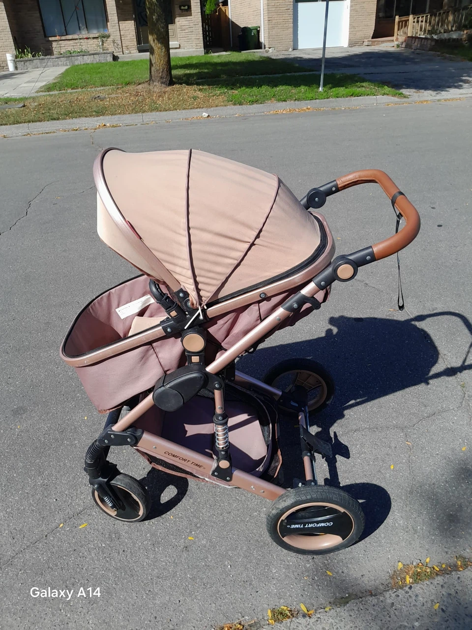 Beautiful sturdy Comfort Time Stroller