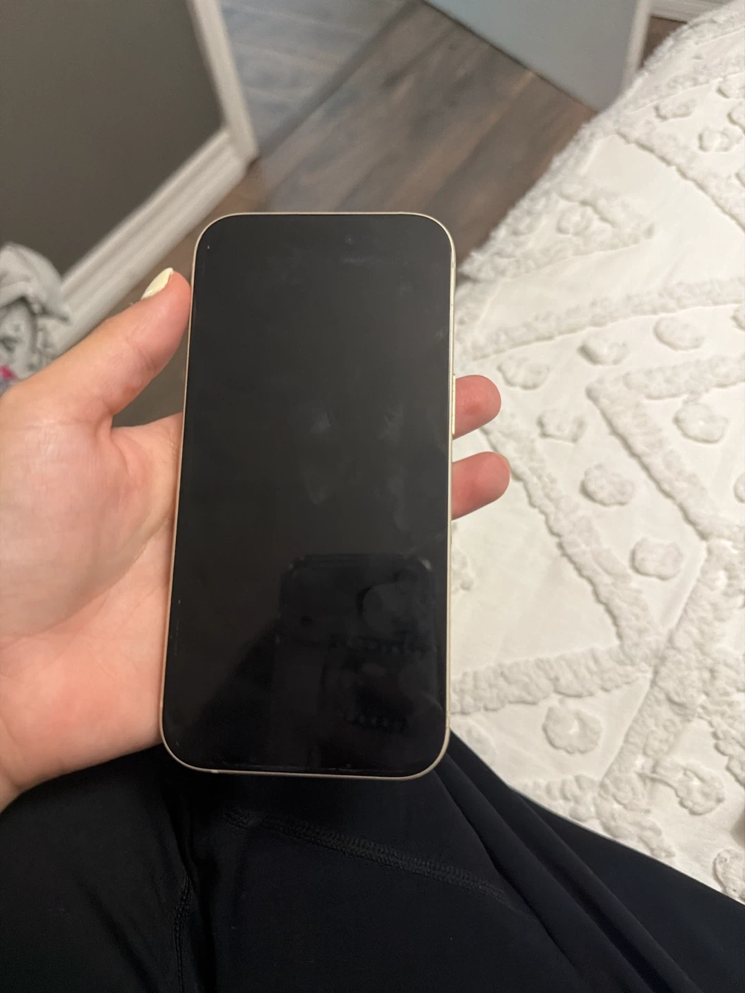 Apple iPhone 15 Starlight - photo 2