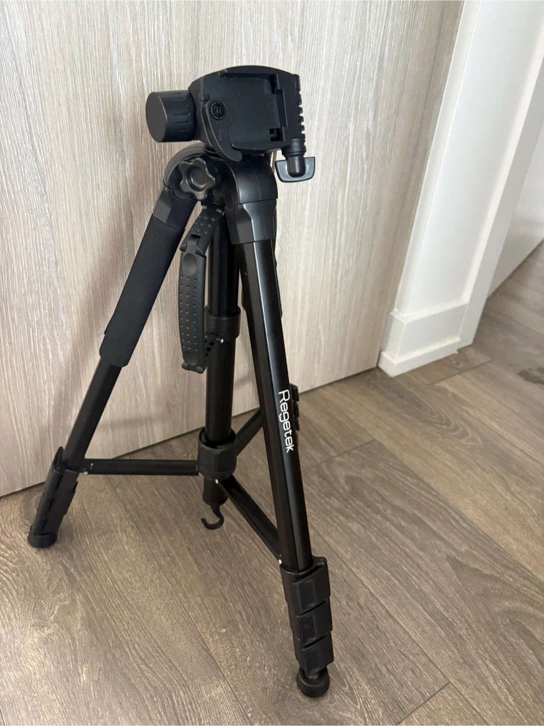 Regetek Camera Tripod - photo 2