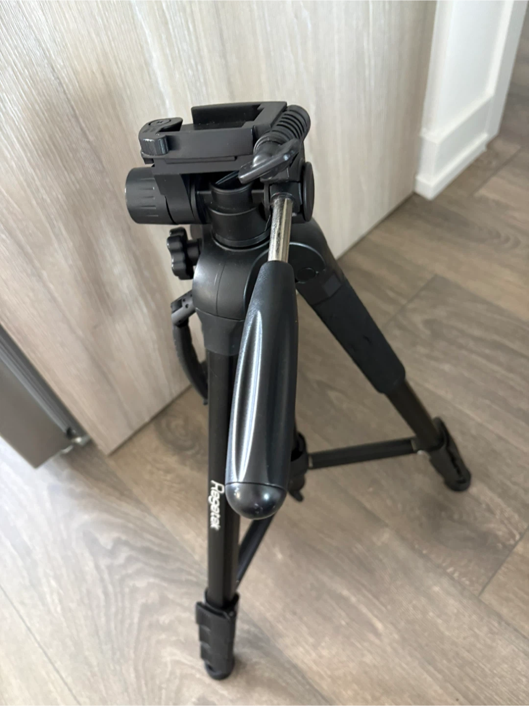 Regetek Camera Tripod - photo 4