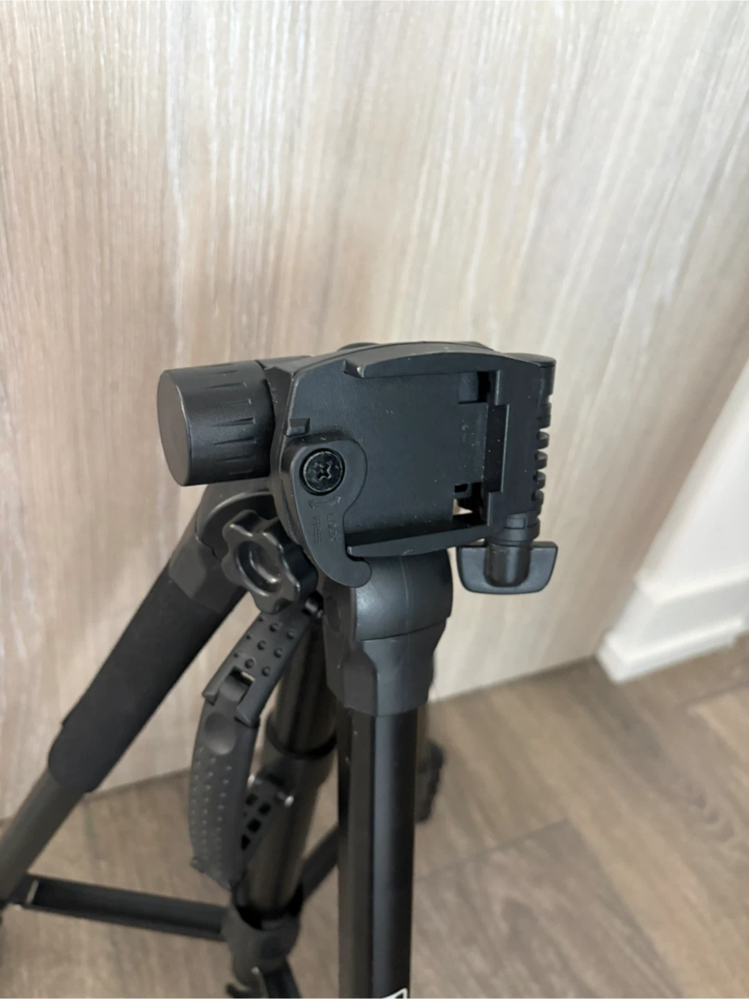 Regetek Camera Tripod - photo 5
