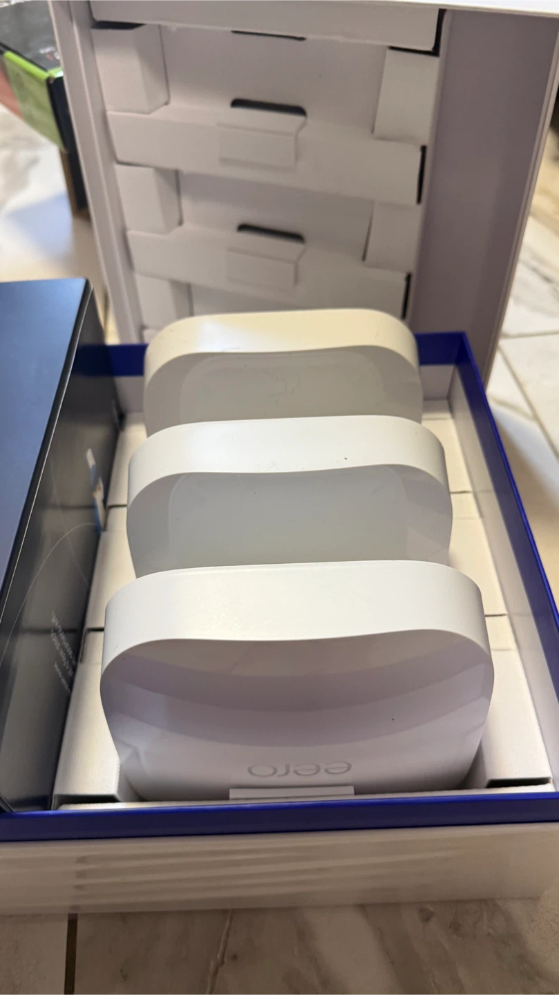 eero Pro 6E Tri-Band Mesh Wi-Fi 6E System 3-Pack - photo 2