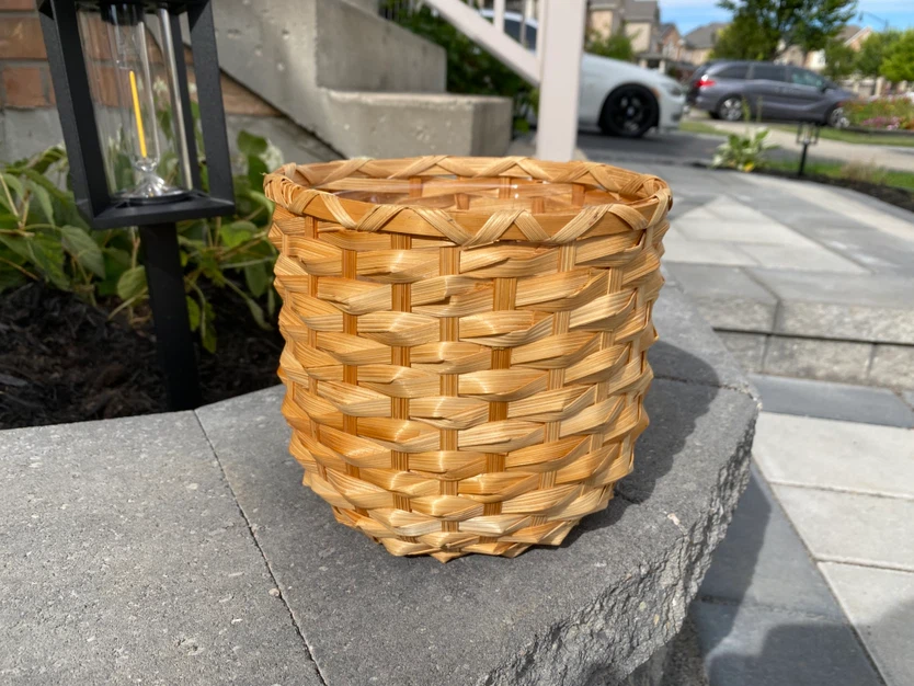 Woven Wicker Planter Basket with Plastic Liner