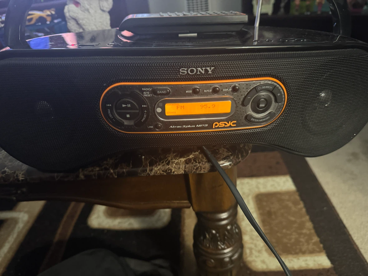 Sony CD Radio Portable Stereo with Remote - photo 2