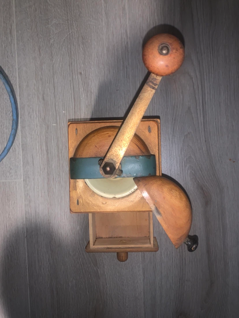 Vintage Leinbrock's Ideal Coffee Grinder - photo 3