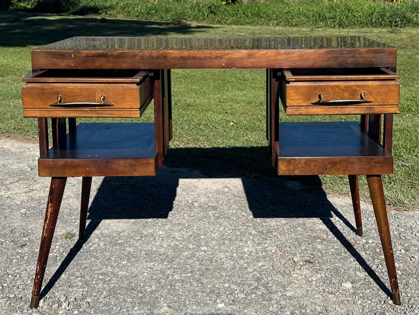 Vintage MCM Walnut Desk (CAN DELIVER) - photo 3