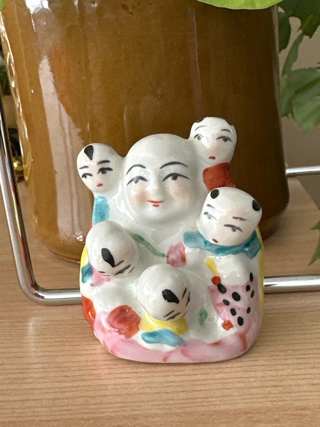Ceramic Laughing Buddha figurine with children - photo 2