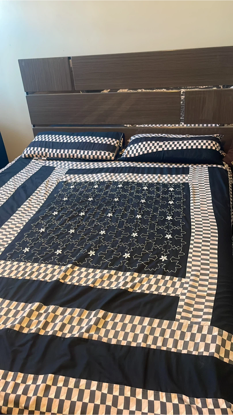 Queen size bed set - photo 2